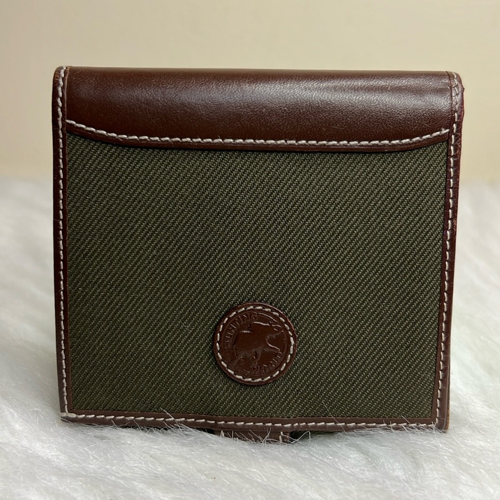 Hunting World Wallet